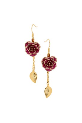 Boucles d'oreilles pétales de rose violettes. Style de feuille